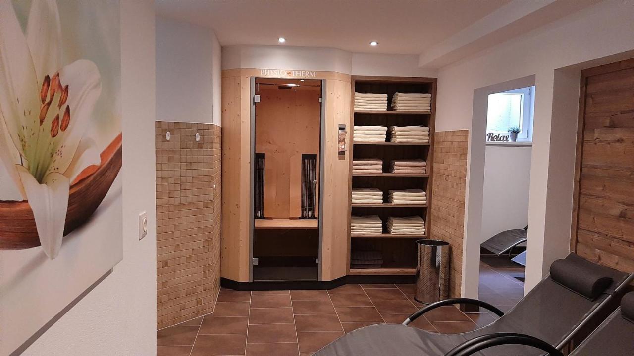 Hotel Garni Bergland ノイシュティフト・イム・シュトゥーバイタール エクステリア 写真