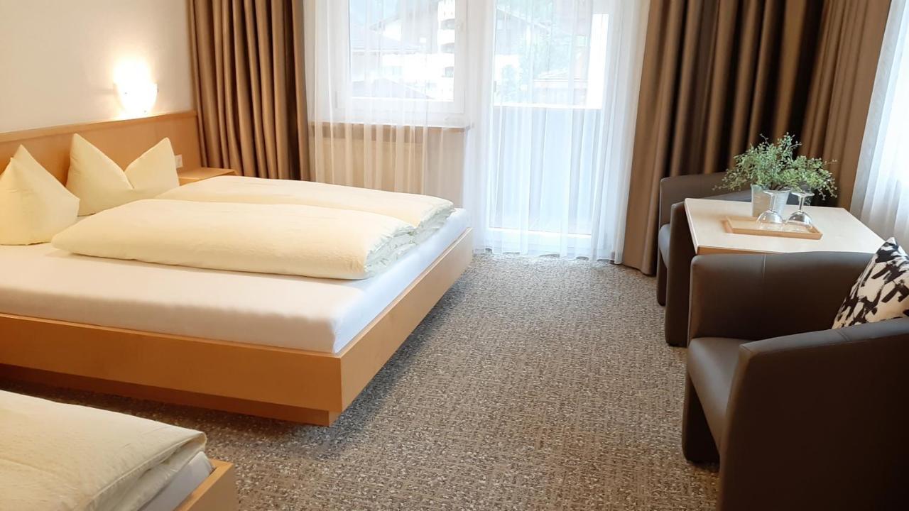 Hotel Garni Bergland ノイシュティフト・イム・シュトゥーバイタール エクステリア 写真