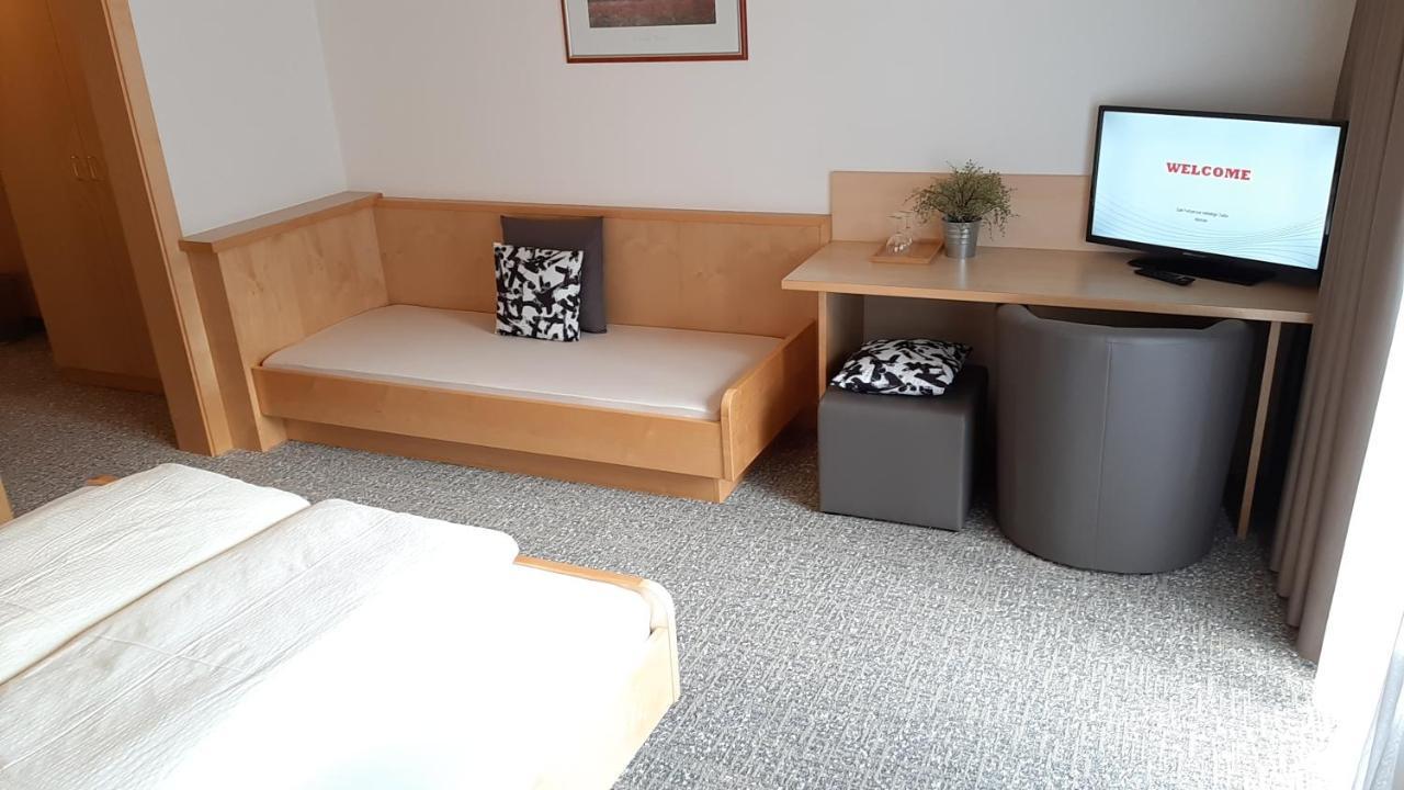 Hotel Garni Bergland ノイシュティフト・イム・シュトゥーバイタール エクステリア 写真