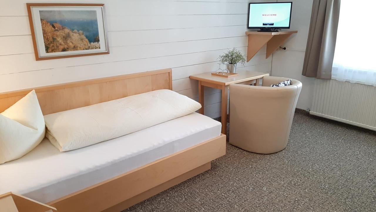 Hotel Garni Bergland ノイシュティフト・イム・シュトゥーバイタール エクステリア 写真